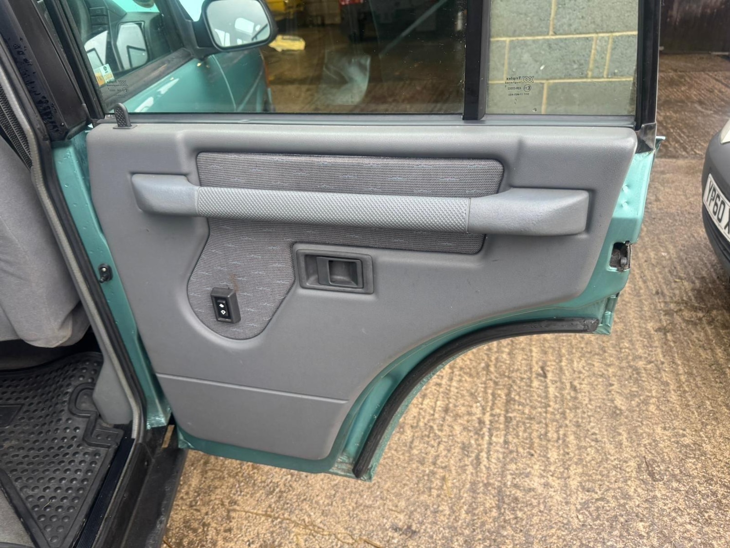 Used Land Rover Discovery 1997 for sale - 77496054: Photo 83