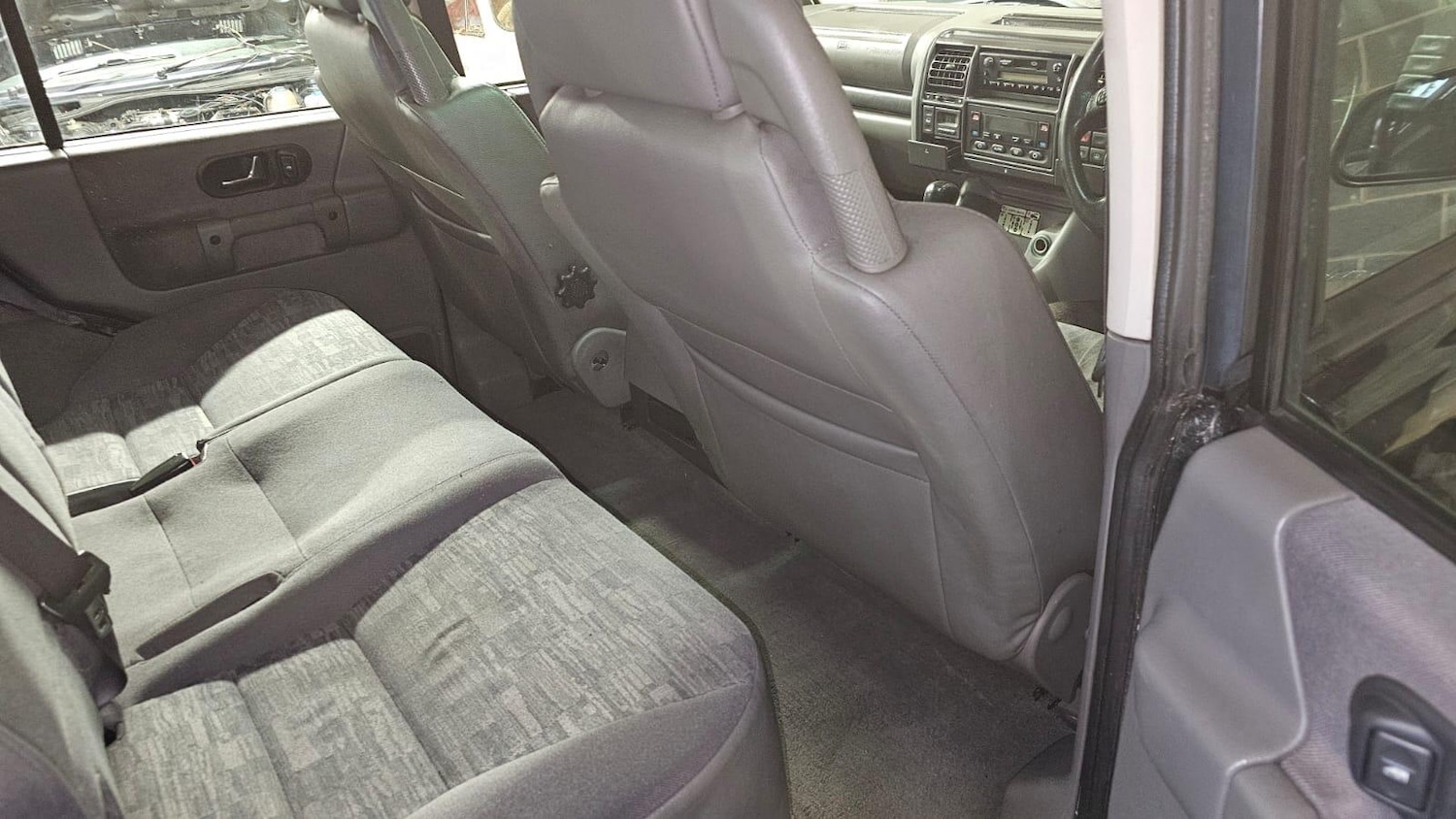 Used Land Rover Discovery 2001 for sale - 77940151: Photo 23