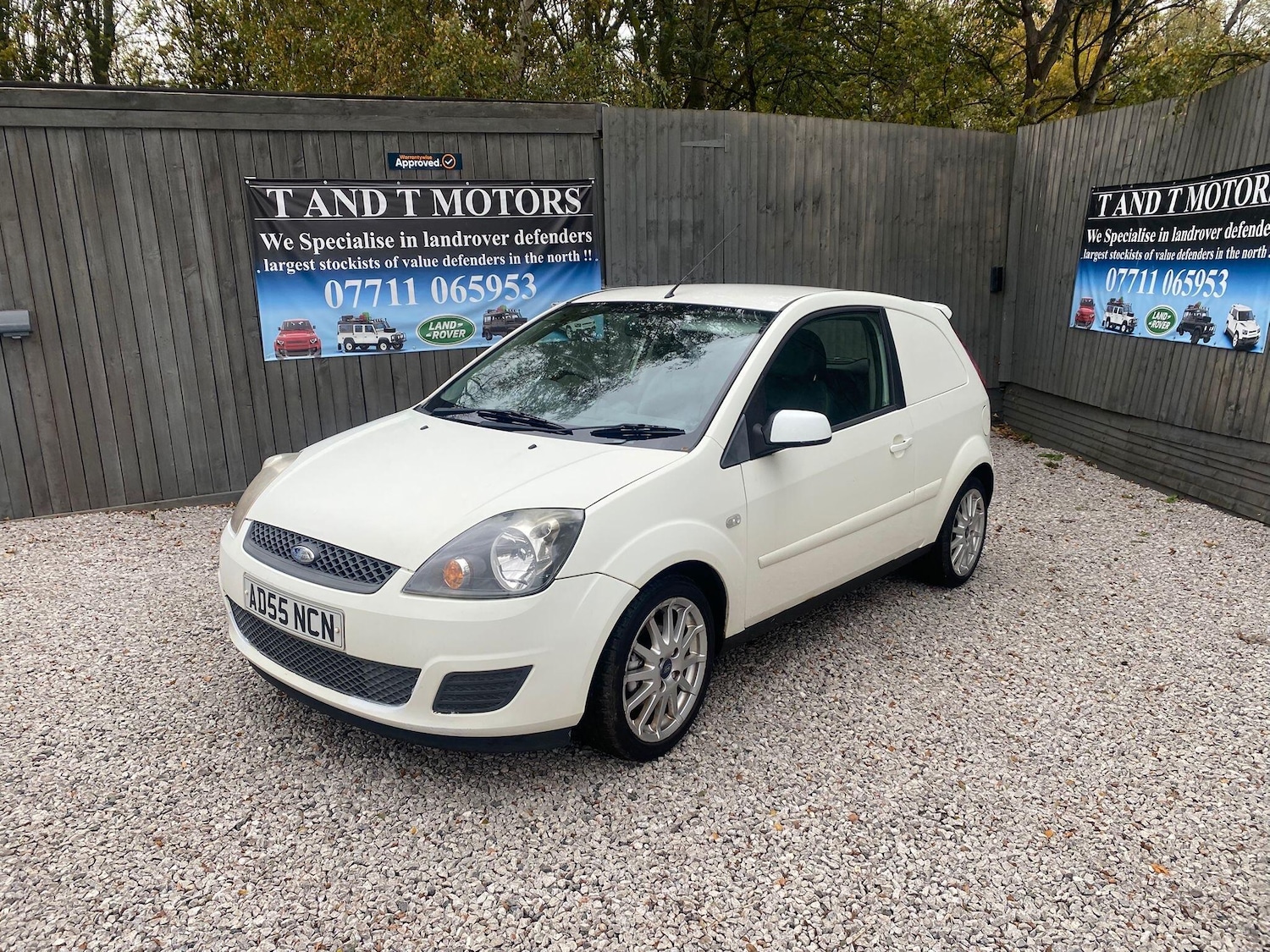Used Ford Fiesta Van 2006 for sale - 76433032: Photo 16