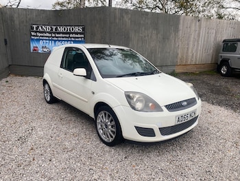 Ford - Fiesta Van