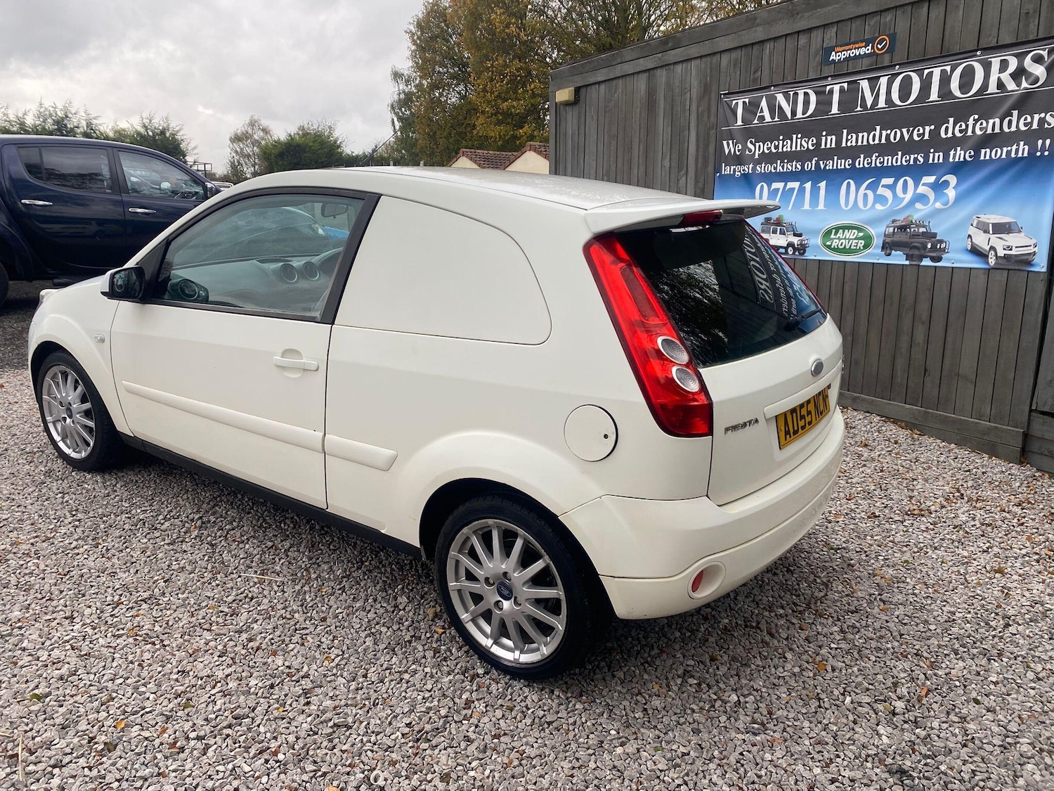 Used Ford Fiesta Van 2006 for sale - 76433032: Photo 28