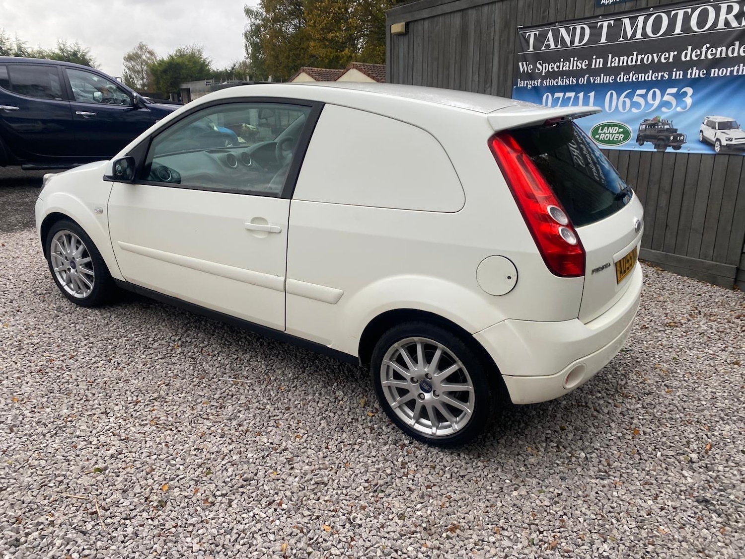 Used Ford Fiesta Van 2006 for sale - 76433032: Photo 30