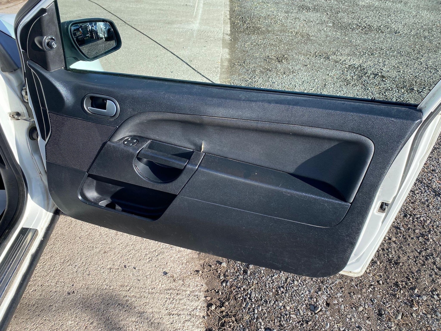 Used Ford Fiesta Van 2006 for sale - 76433032: Photo 48