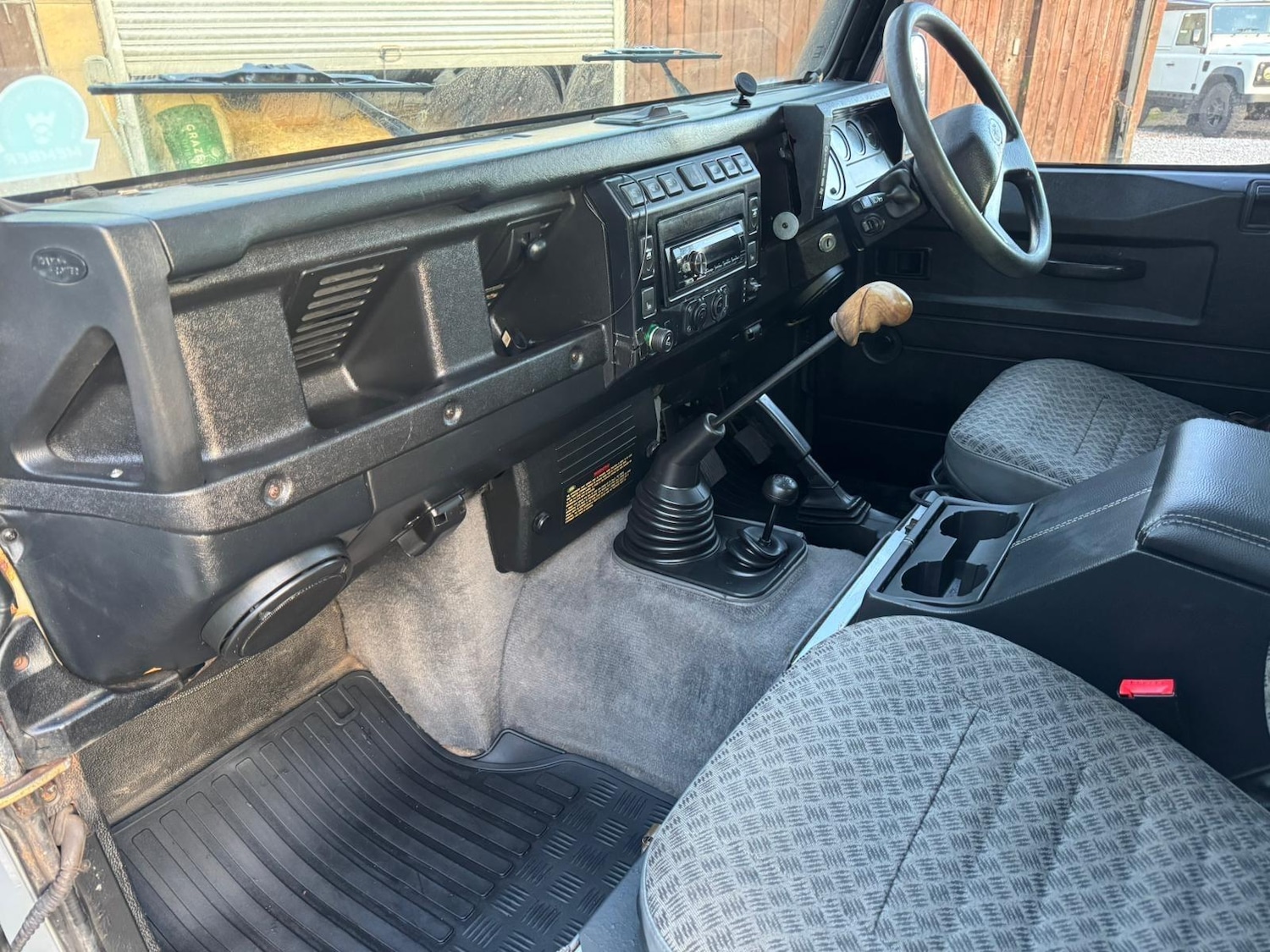 Used Land Rover Defender 90 2002 for sale - 76786631: Photo 13