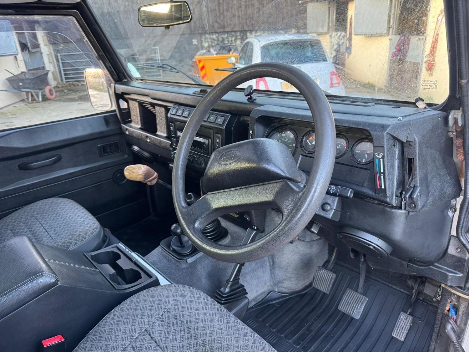 Used Land Rover Defender 90 2002 for sale - 76786631: Photo 14