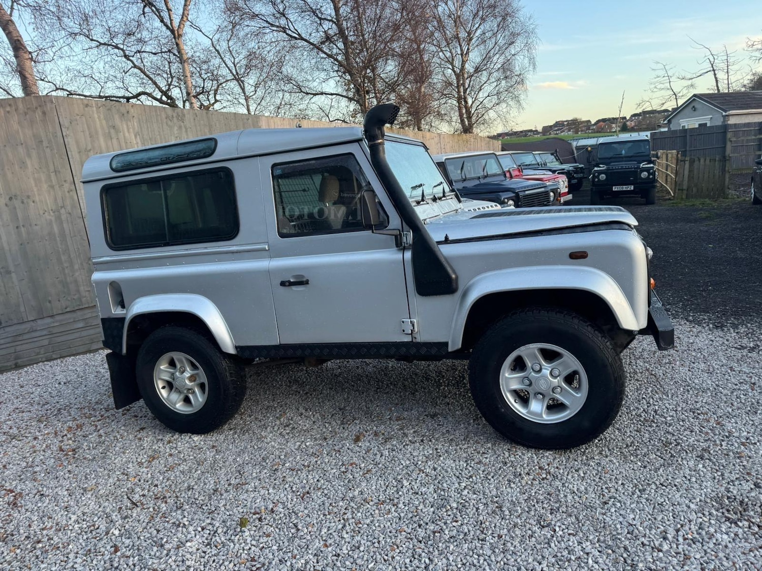 Used Land Rover Defender 90 2002 for sale - 76786631: Photo 2