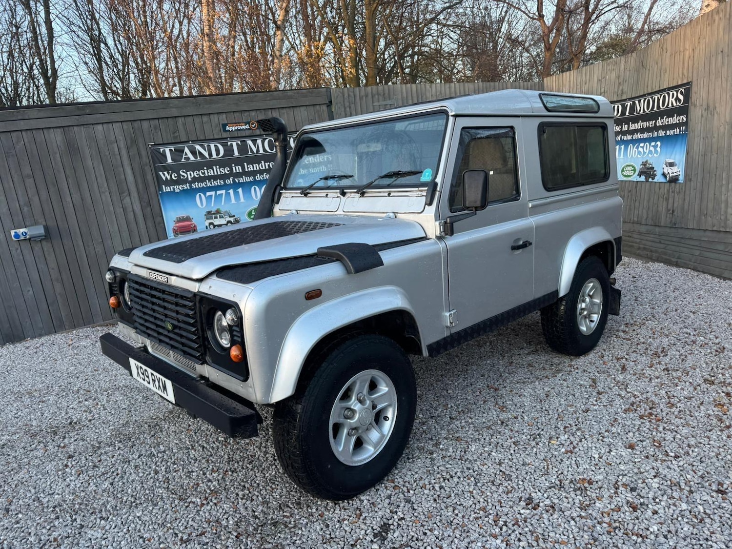 Used Land Rover Defender 90 2002 for sale - 76786631: Photo 4