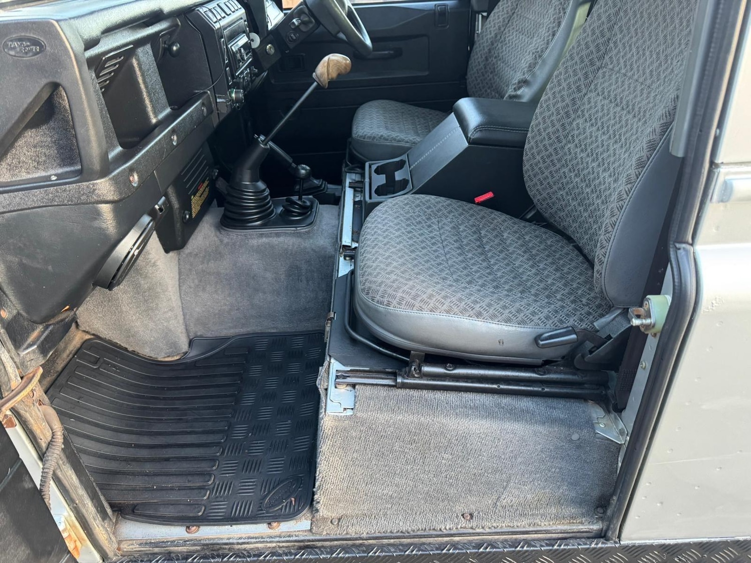 Used Land Rover Defender 90 2002 for sale - 76786631: Photo 65