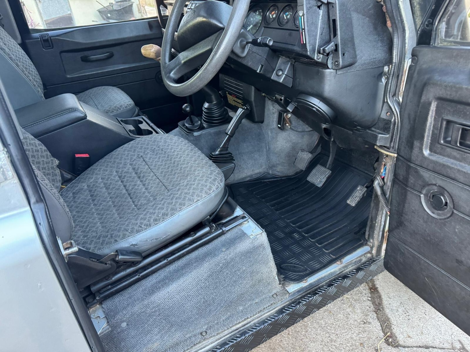 Used Land Rover Defender 90 2002 for sale - 76786631: Photo 67