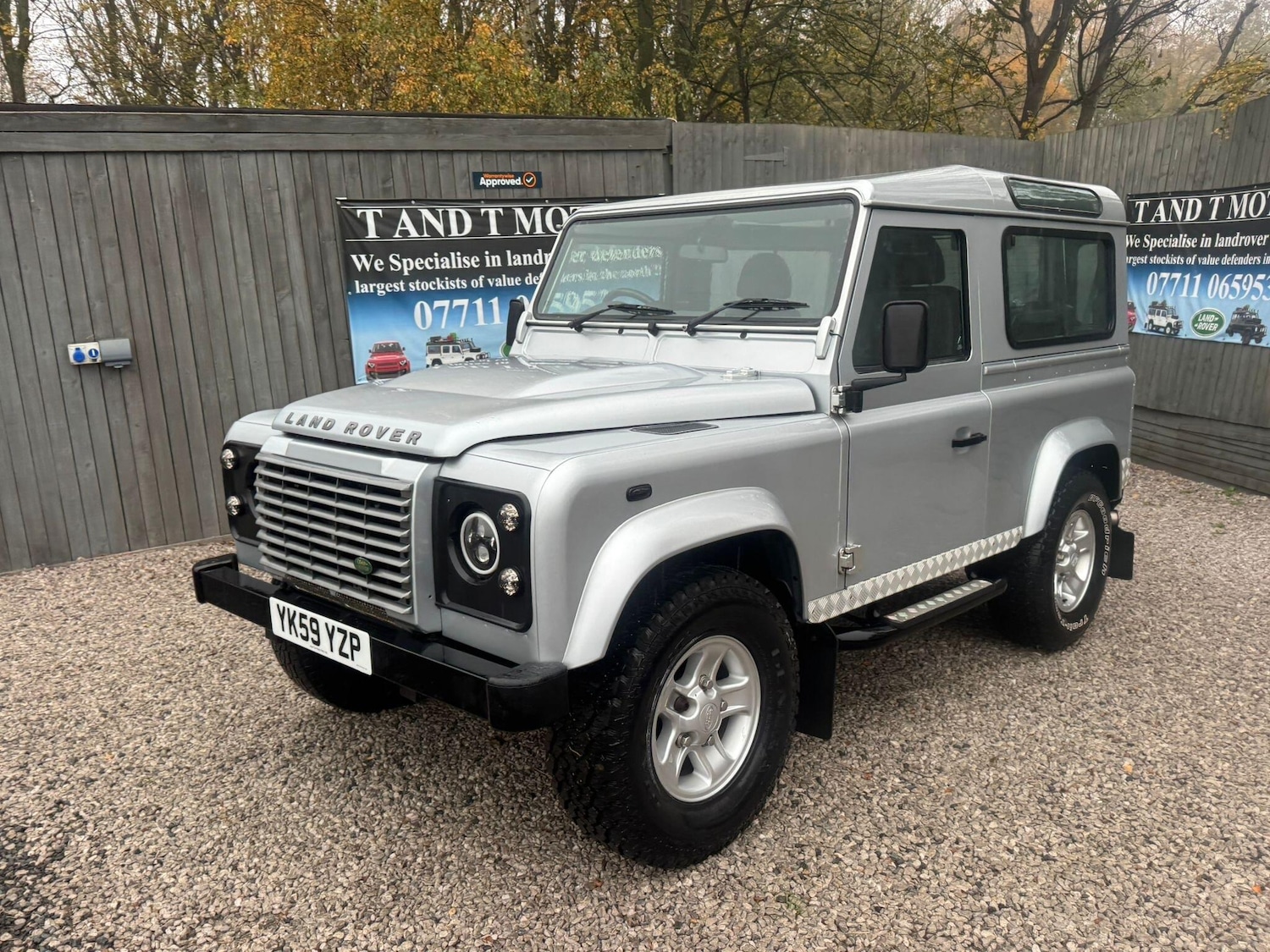 Used Land Rover Defender 2009 for sale - 76522496: Photo 2