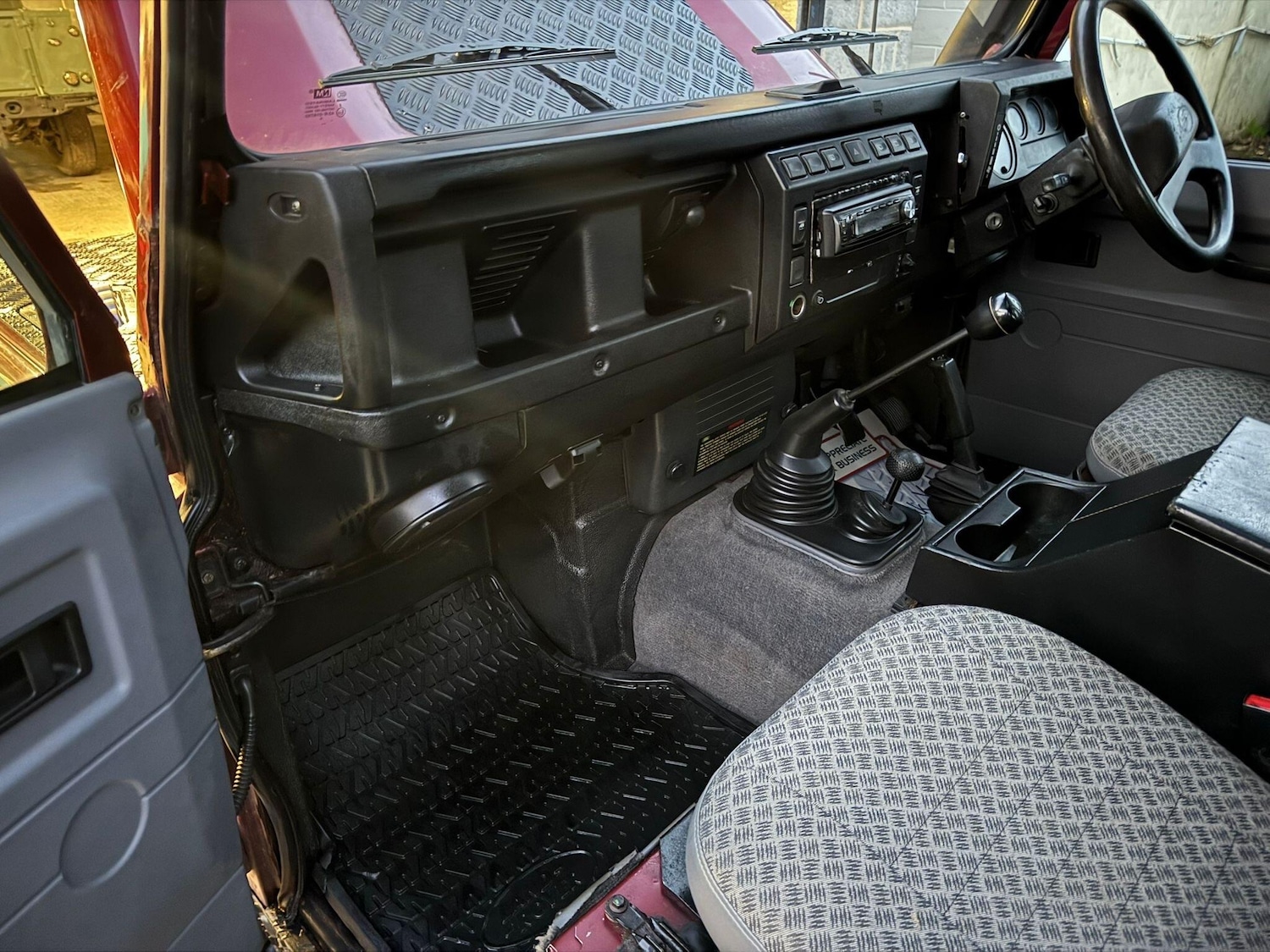 Used Land Rover Defender 90 2002 for sale - 76377597: Photo 13