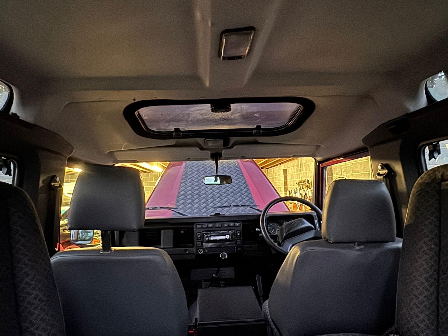 Used Land Rover Defender 90 2002 for sale - 76377597: Photo 54