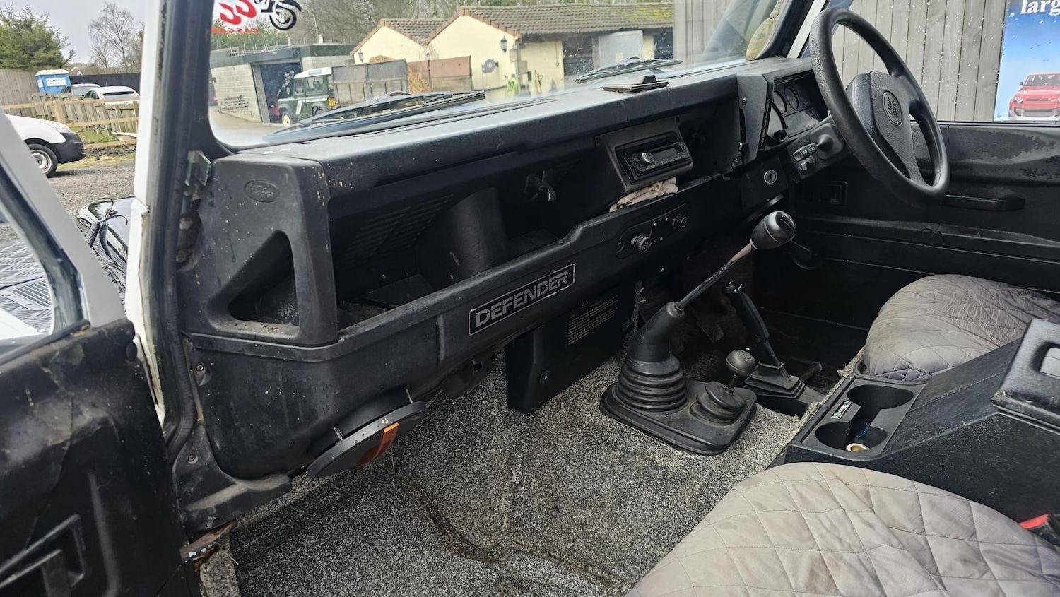 Used Land Rover Defender 90 for sale - 77939318: Photo 35