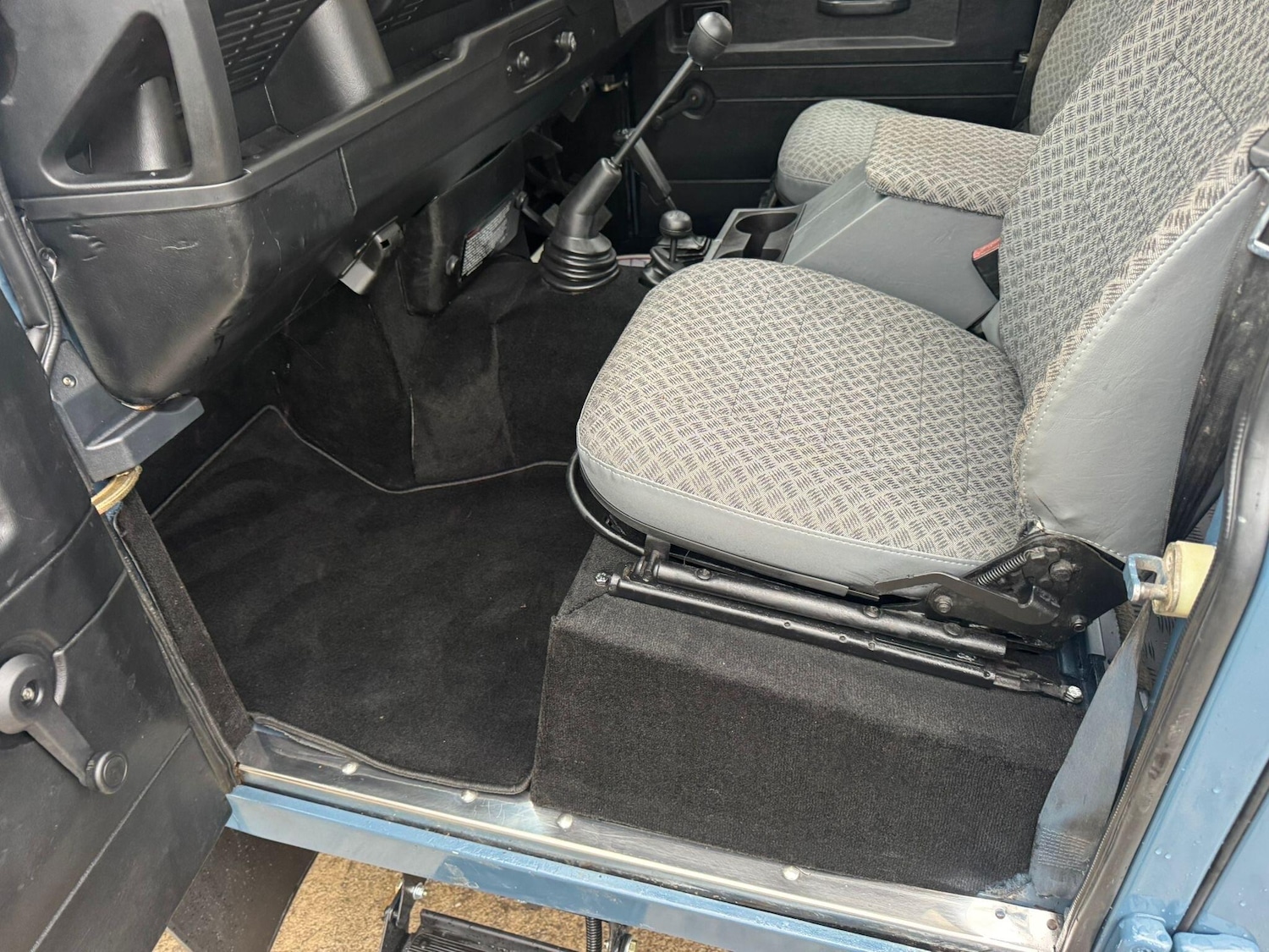 Used Land Rover Defender 1993 for sale - 77039686: Photo 31