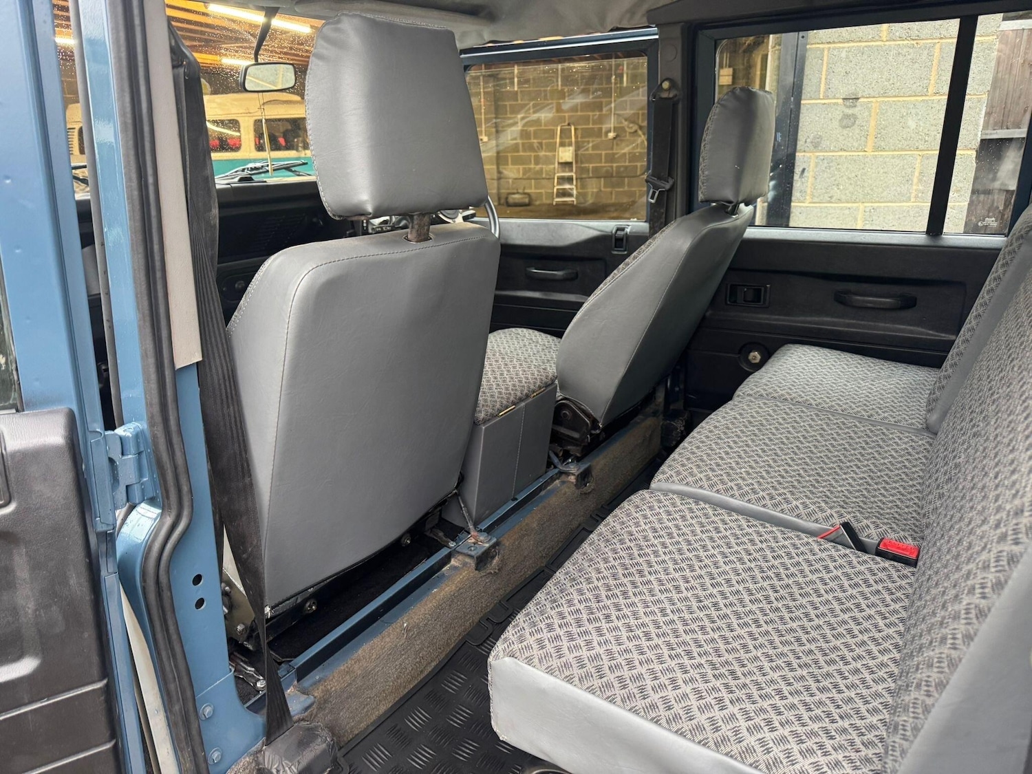 Used Land Rover Defender 1993 for sale - 77039686: Photo 60