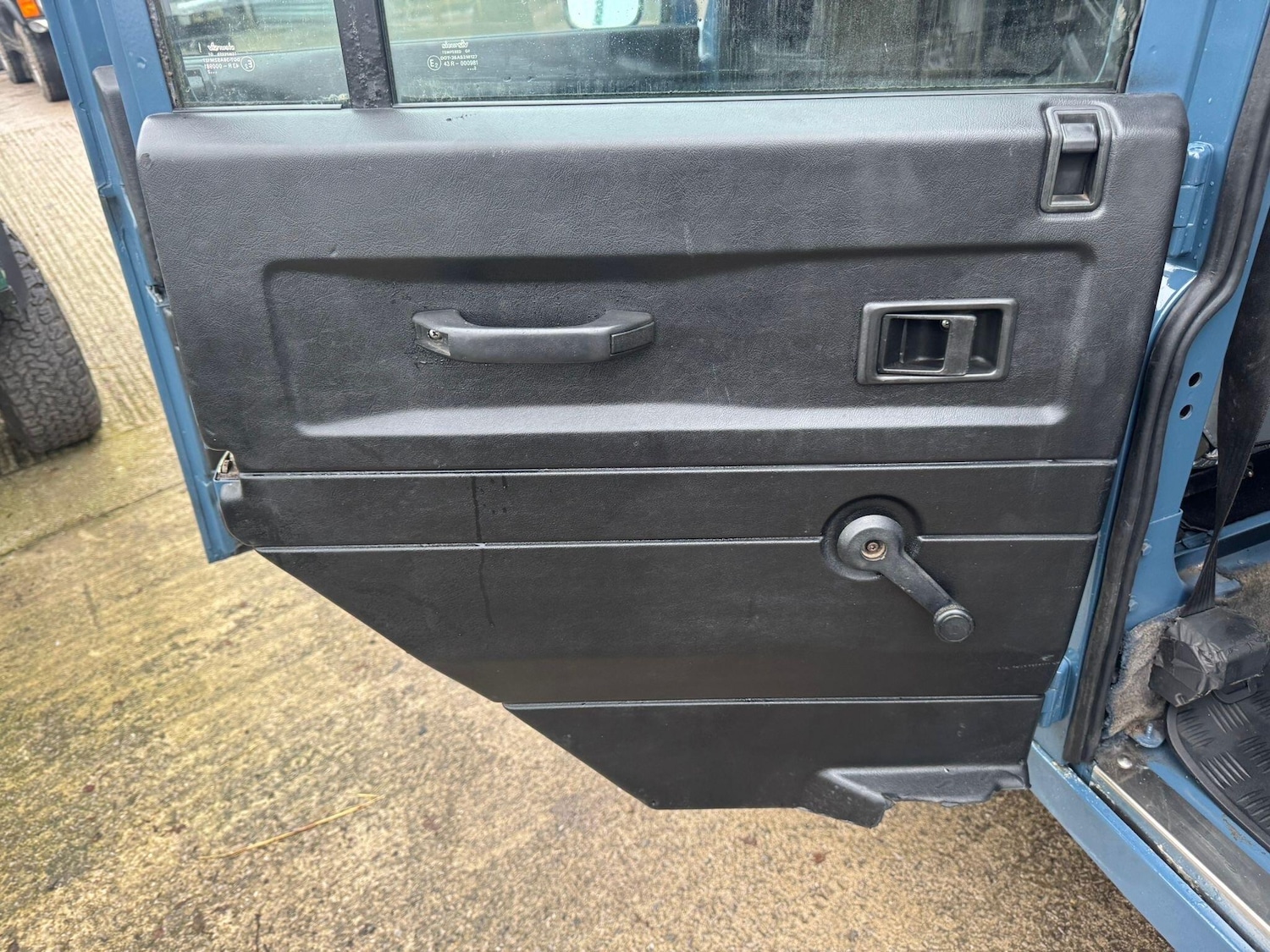 Used Land Rover Defender 1993 for sale - 77039686: Photo 70