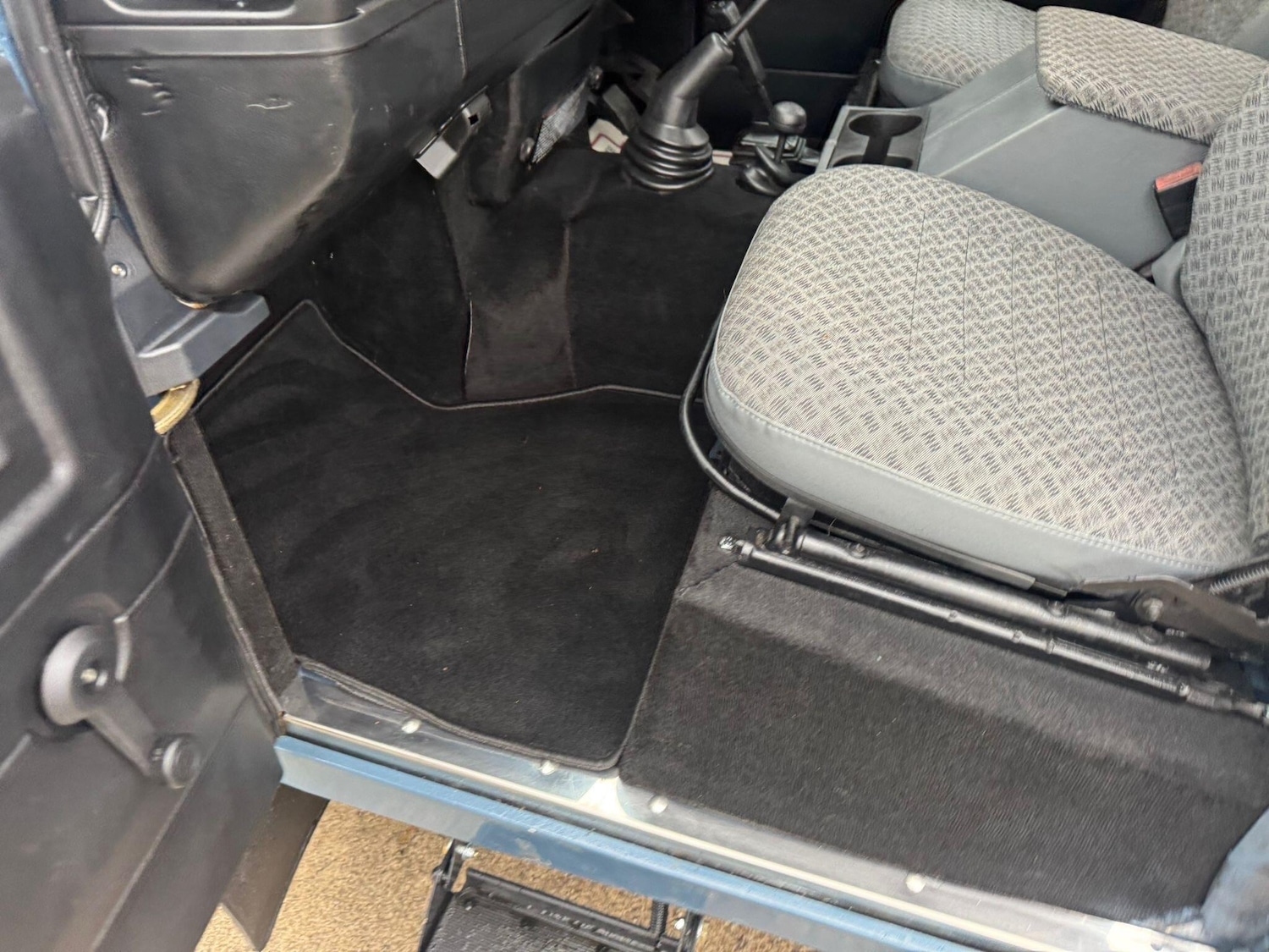 Used Land Rover Defender 1993 for sale - 77039686: Photo 80