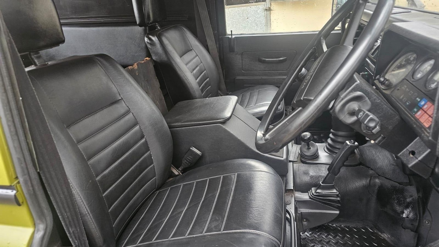 Used Land Rover Defender 90 1986 for sale - 77441213: Photo 24