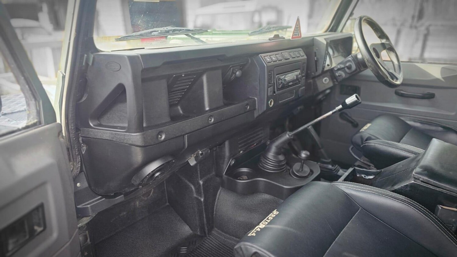 Used Land Rover Defender 90 for sale - 77671605: Photo 14