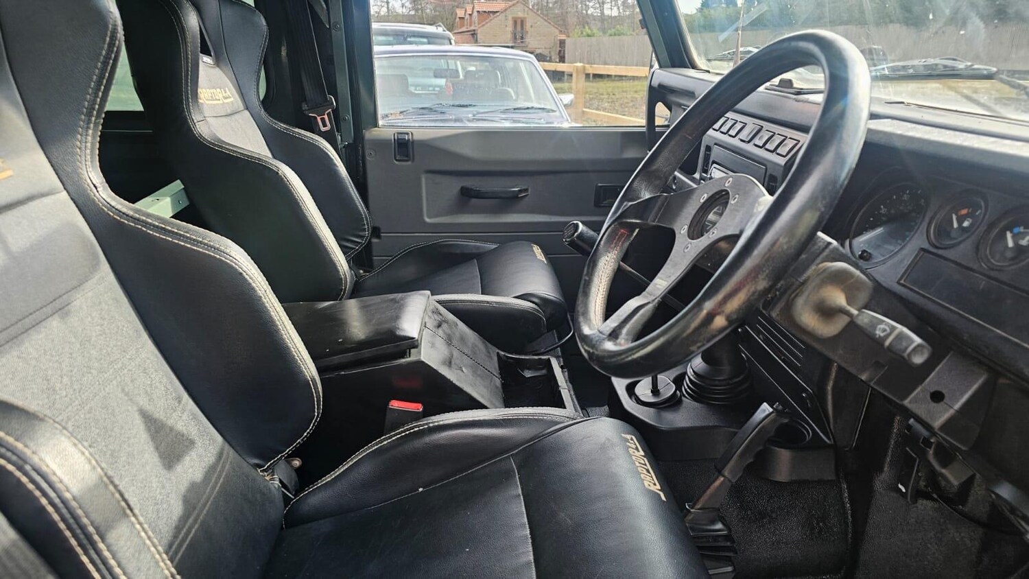 Used Land Rover Defender 90 for sale - 77671605: Photo 18