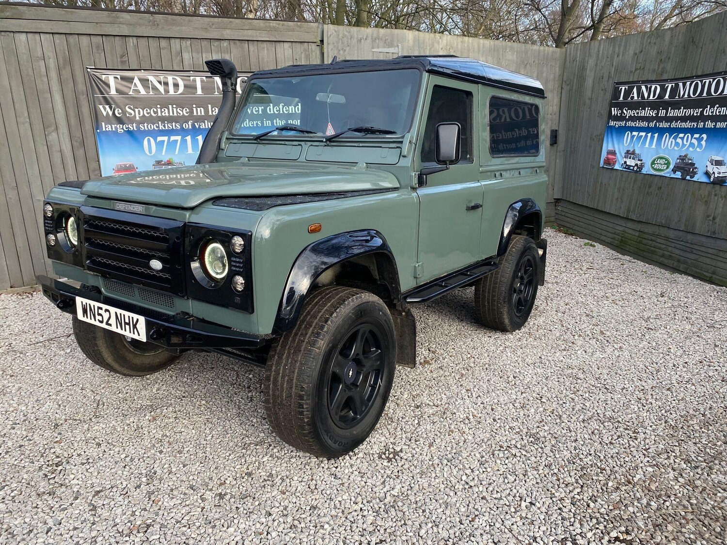 Used Land Rover Defender 90 for sale - 77671605: Photo 2