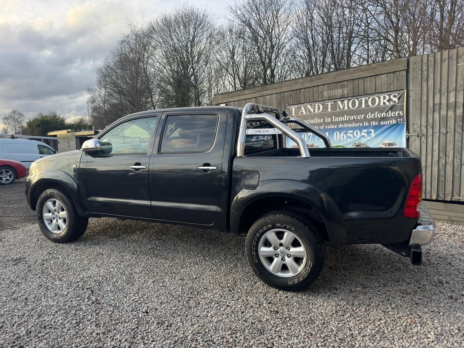 Used Toyota Hilux 2011 for sale - 77267371: Photo 2