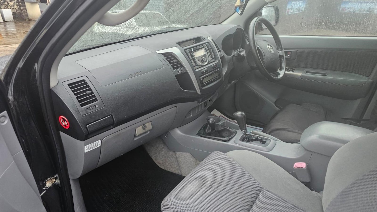 Used Toyota Hilux 2011 for sale - 77267371: Photo 28