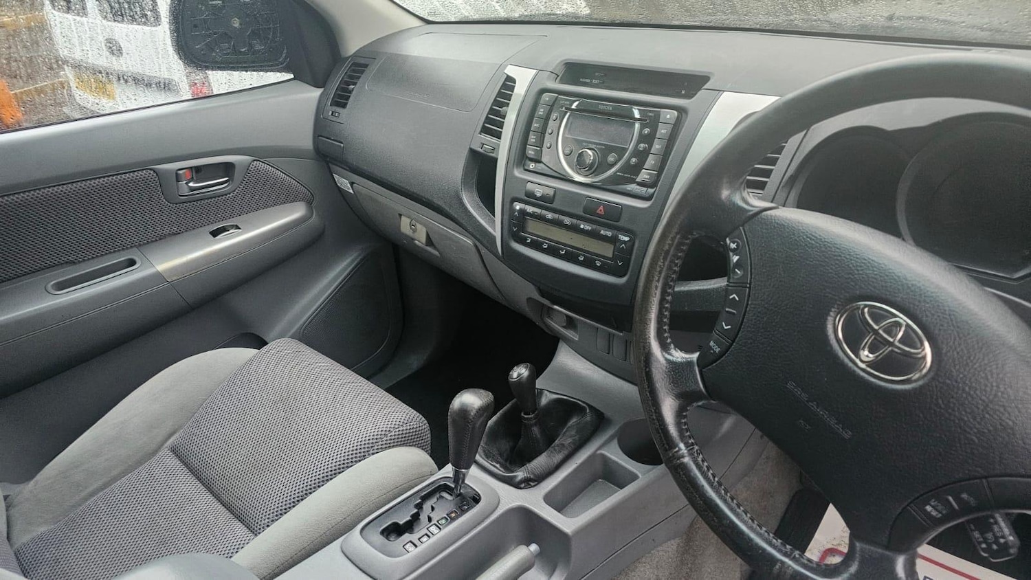 Used Toyota Hilux 2011 for sale - 77267371: Photo 34