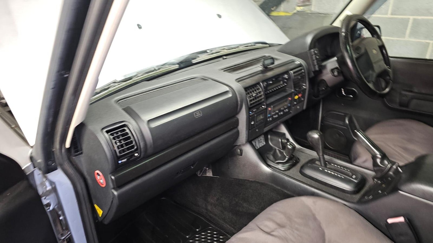 Used Land Rover Discovery 2003 for sale - 76633773: Photo 25