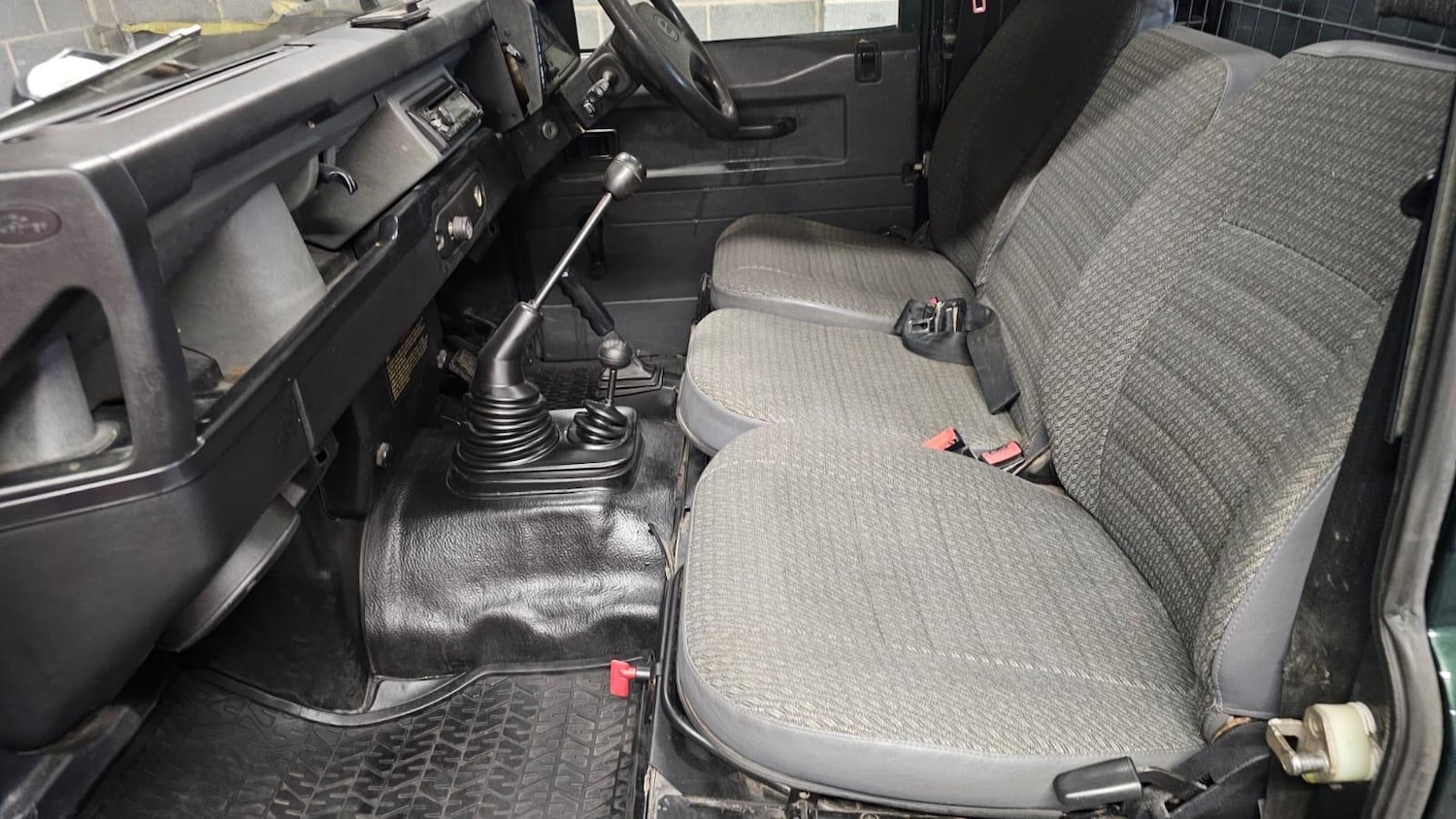 Used Land Rover Defender 1998 for sale - 76935772: Photo 21