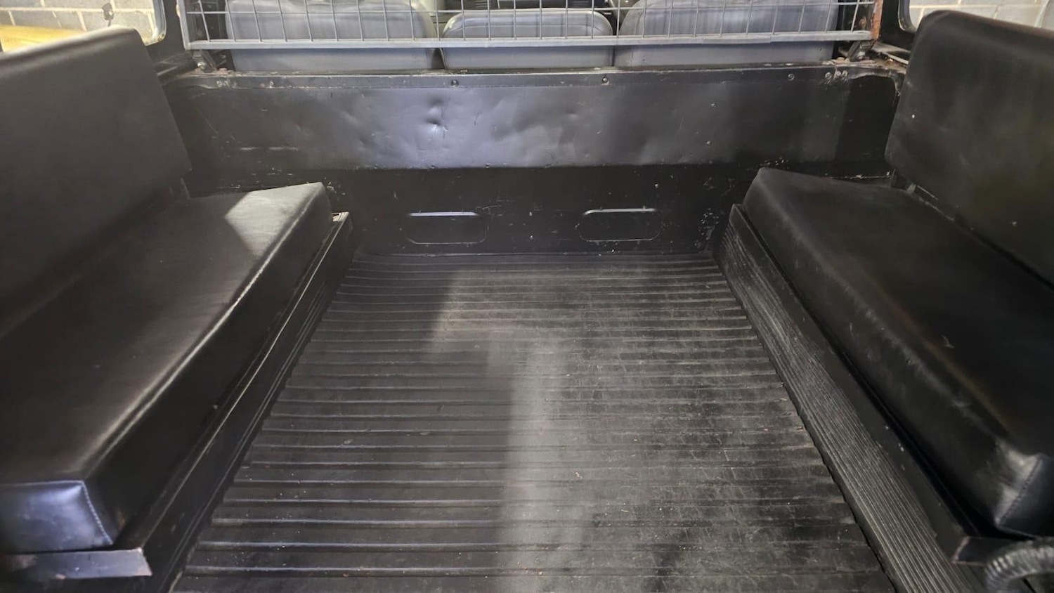 Used Land Rover Defender 1998 for sale - 76935772: Photo 26