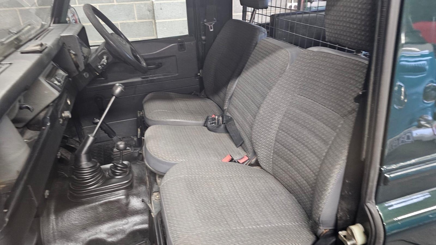 Used Land Rover Defender 1998 for sale - 76935772: Photo 27