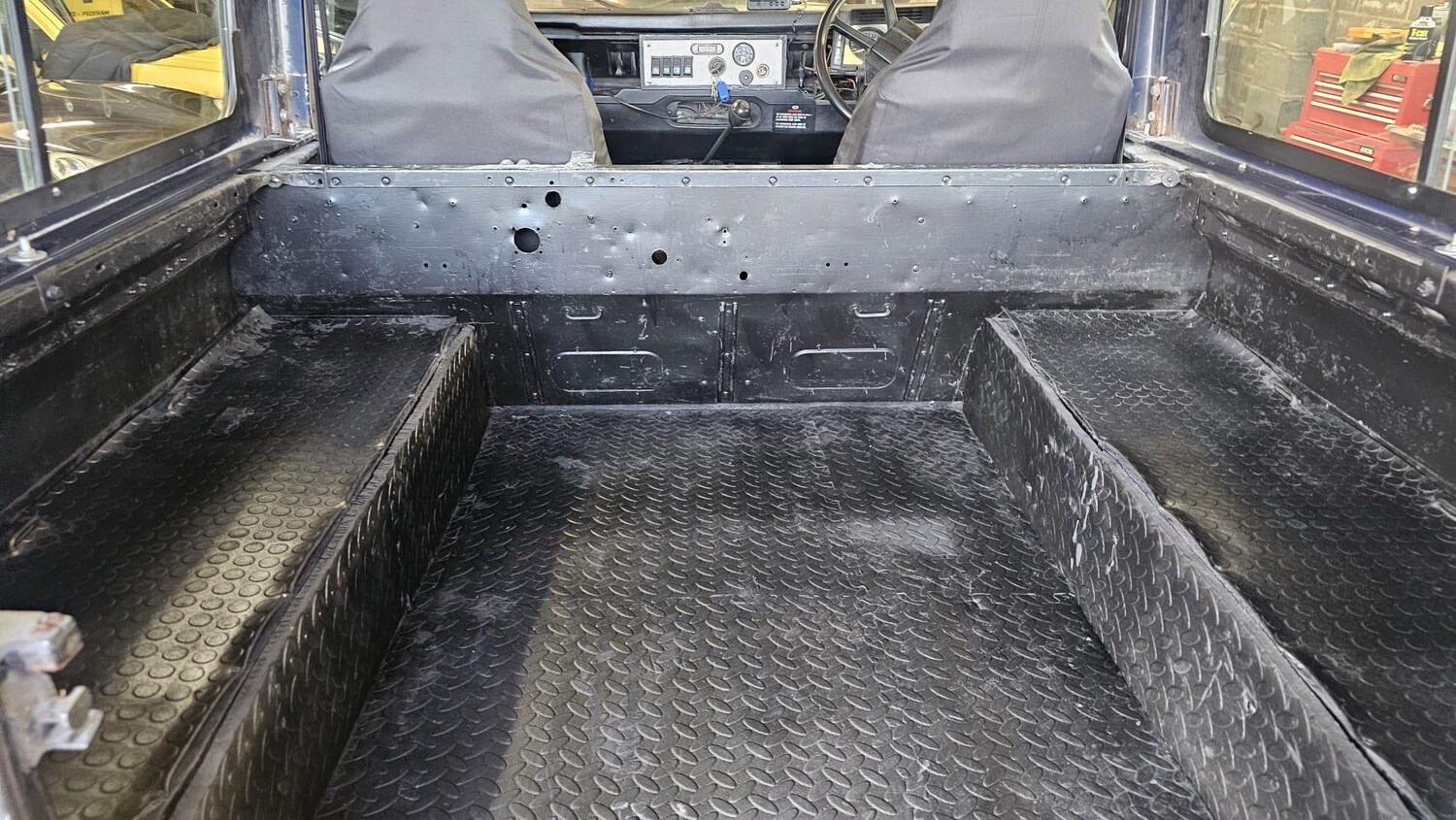 Used Land Rover Defender 90 2003 for sale - 77969942: Photo 19