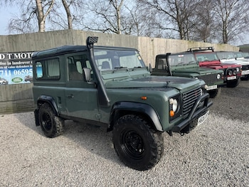 Land Rover Defender 90 feature image