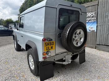Used Land Rover Defender 90 2010 for sale - 79602104: Photo