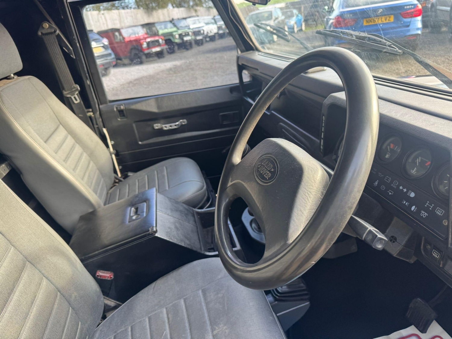 Used Land Rover Defender 90 1997 for sale - 76247626: Photo 23