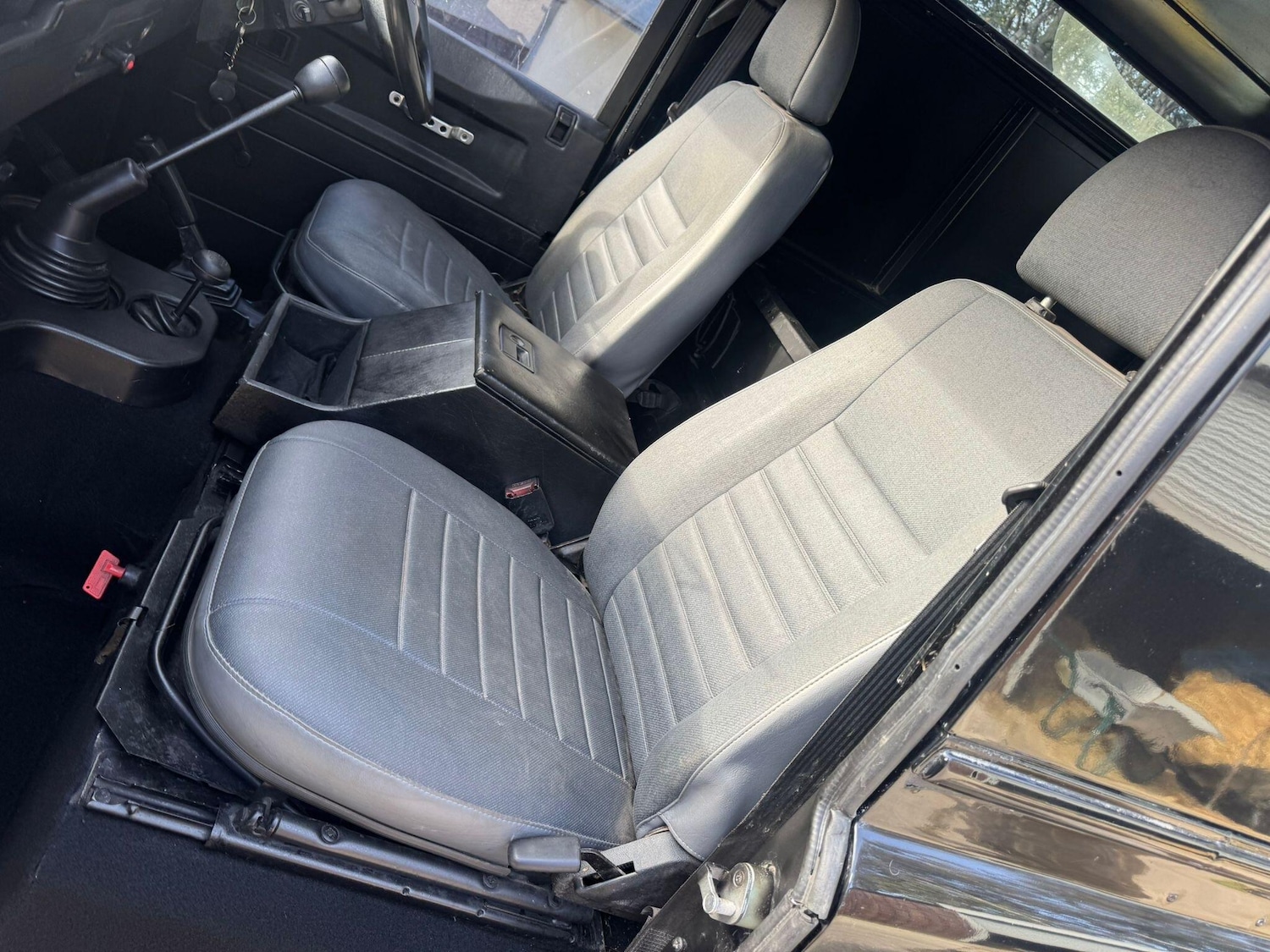 Used Land Rover Defender 90 1997 for sale - 76247626: Photo 46