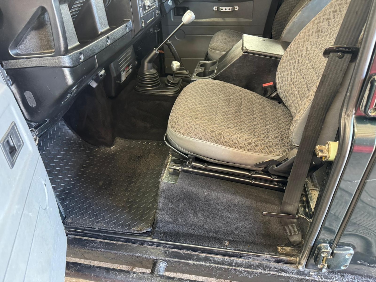 Used Land Rover Defender 1991 for sale - 78047090: Photo 25