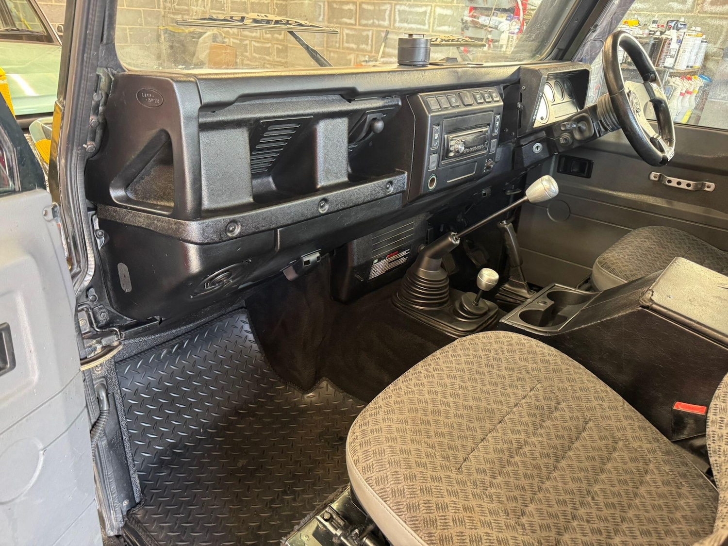 Used Land Rover Defender 1991 for sale - 78047090: Photo 33