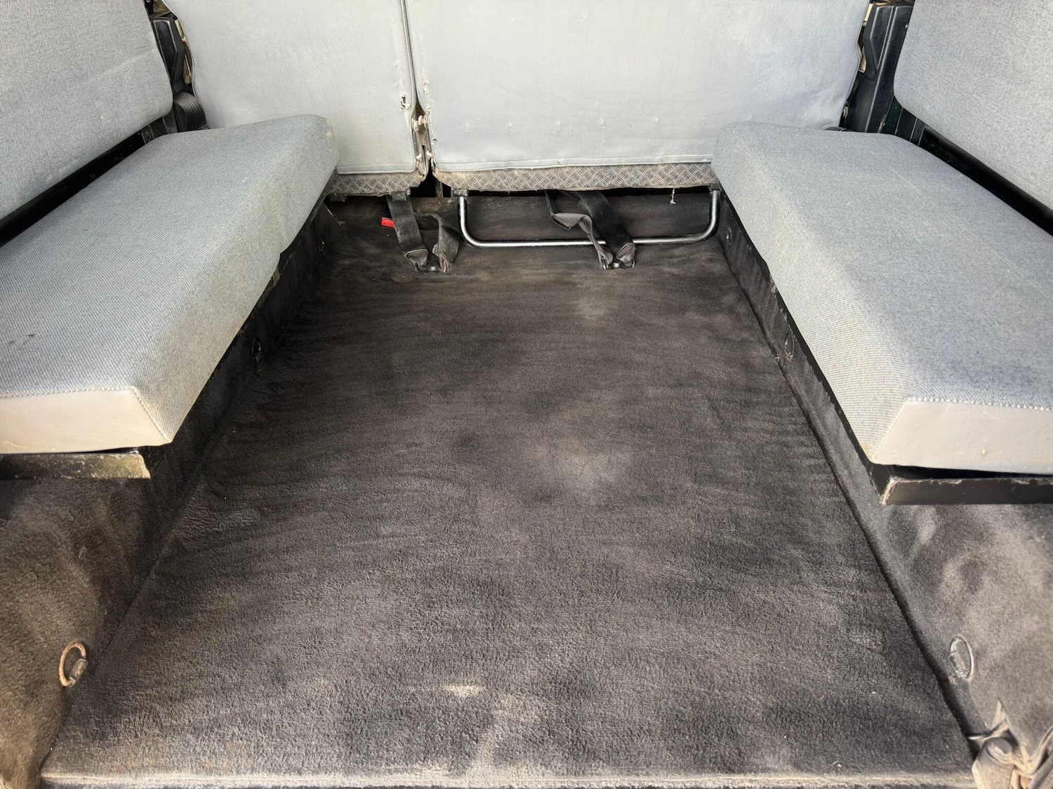 Used Land Rover Defender 1991 for sale - 78047090: Photo 47