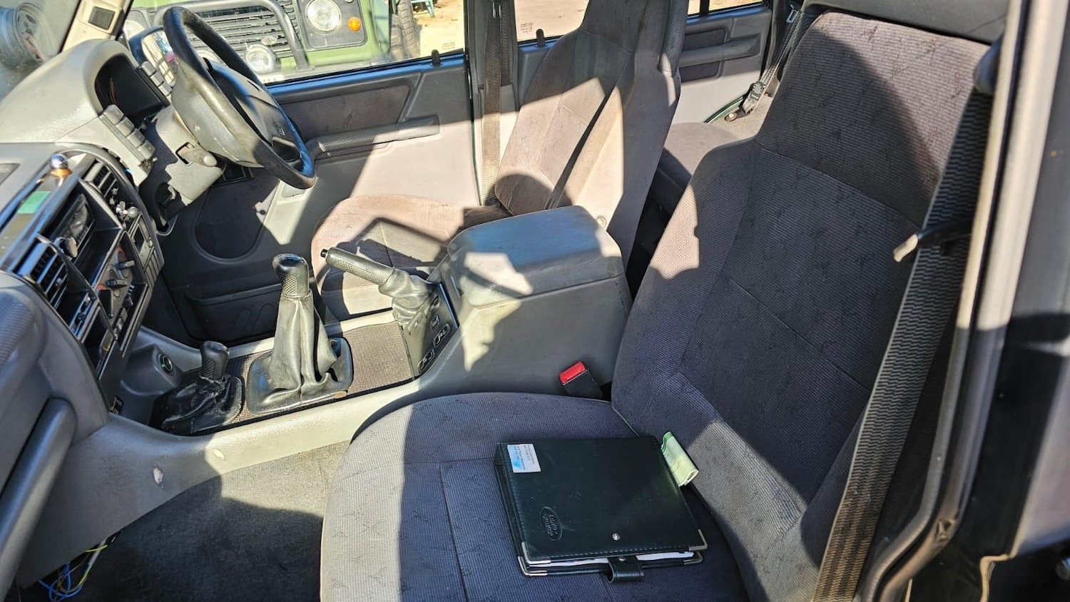 Used Land Rover Discovery 1998 for sale - 76702265: Photo 77