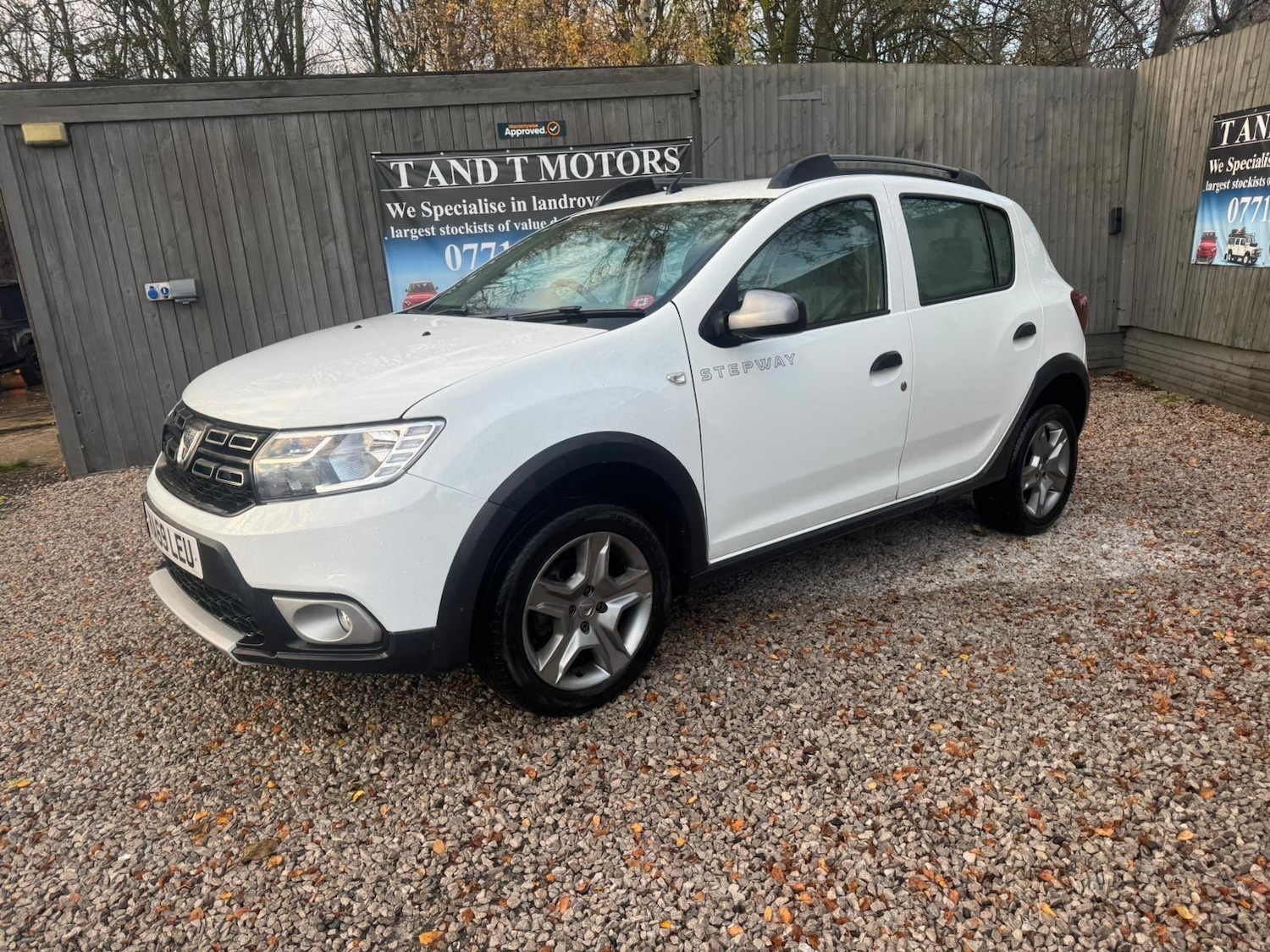 Used Dacia Sandero Stepway 2019 for sale - 76688534: Photo 2