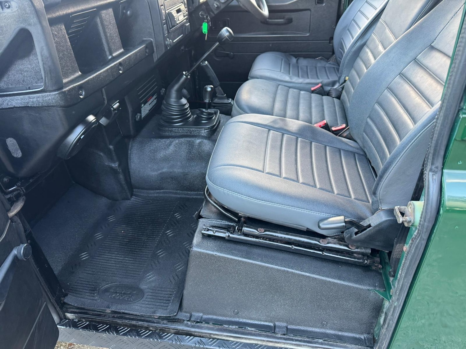 Used Land Rover Defender 90 2005 for sale - 76781487: Photo 15