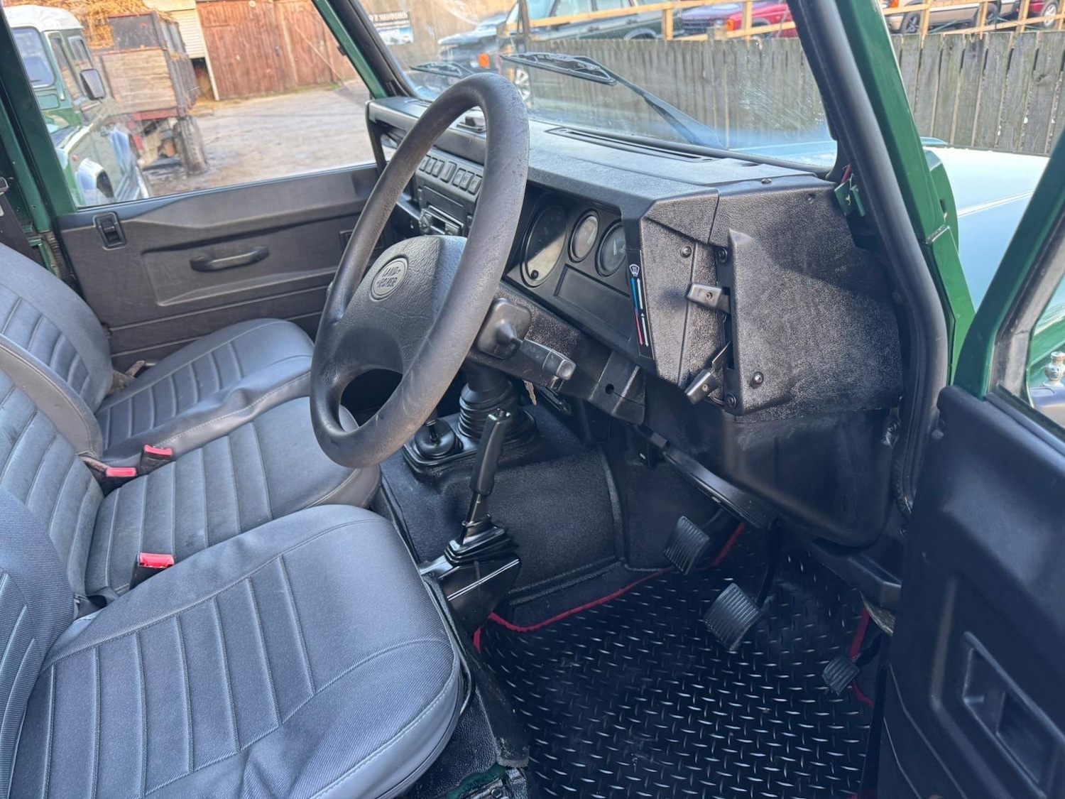 Used Land Rover Defender 90 2005 for sale - 76781487: Photo 18