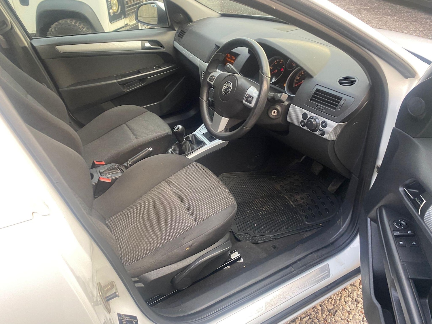 Used Vauxhall Astra Van 2012 for sale - 76976303: Photo 24