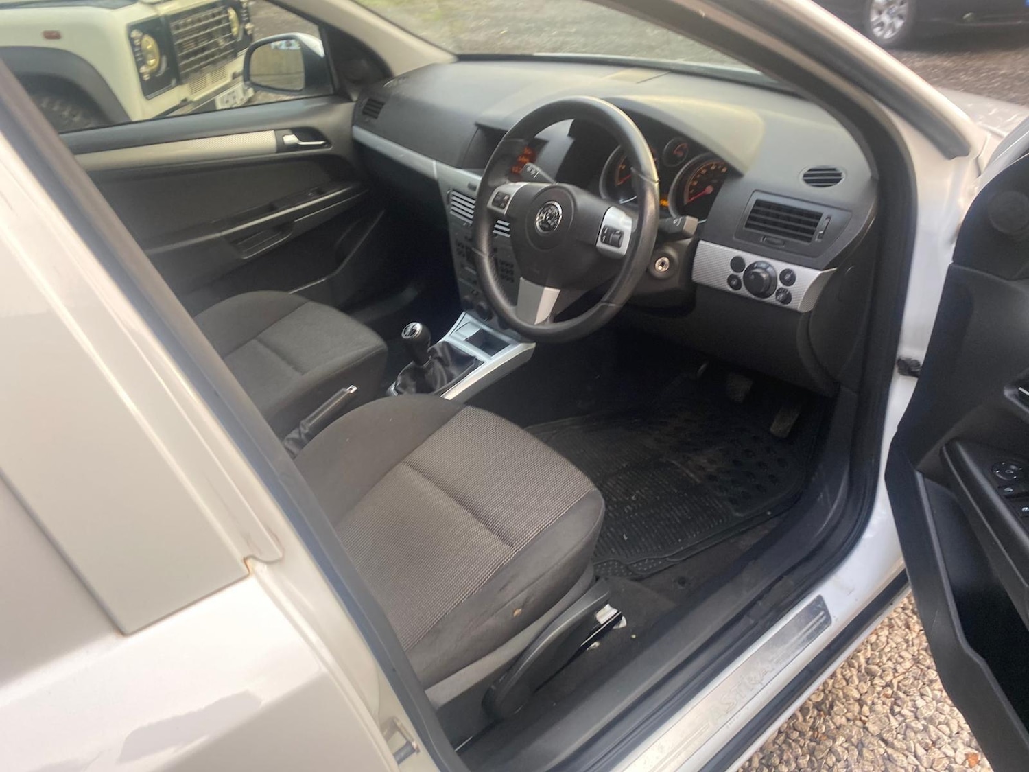 Used Vauxhall Astra Van 2012 for sale - 76976303: Photo 25