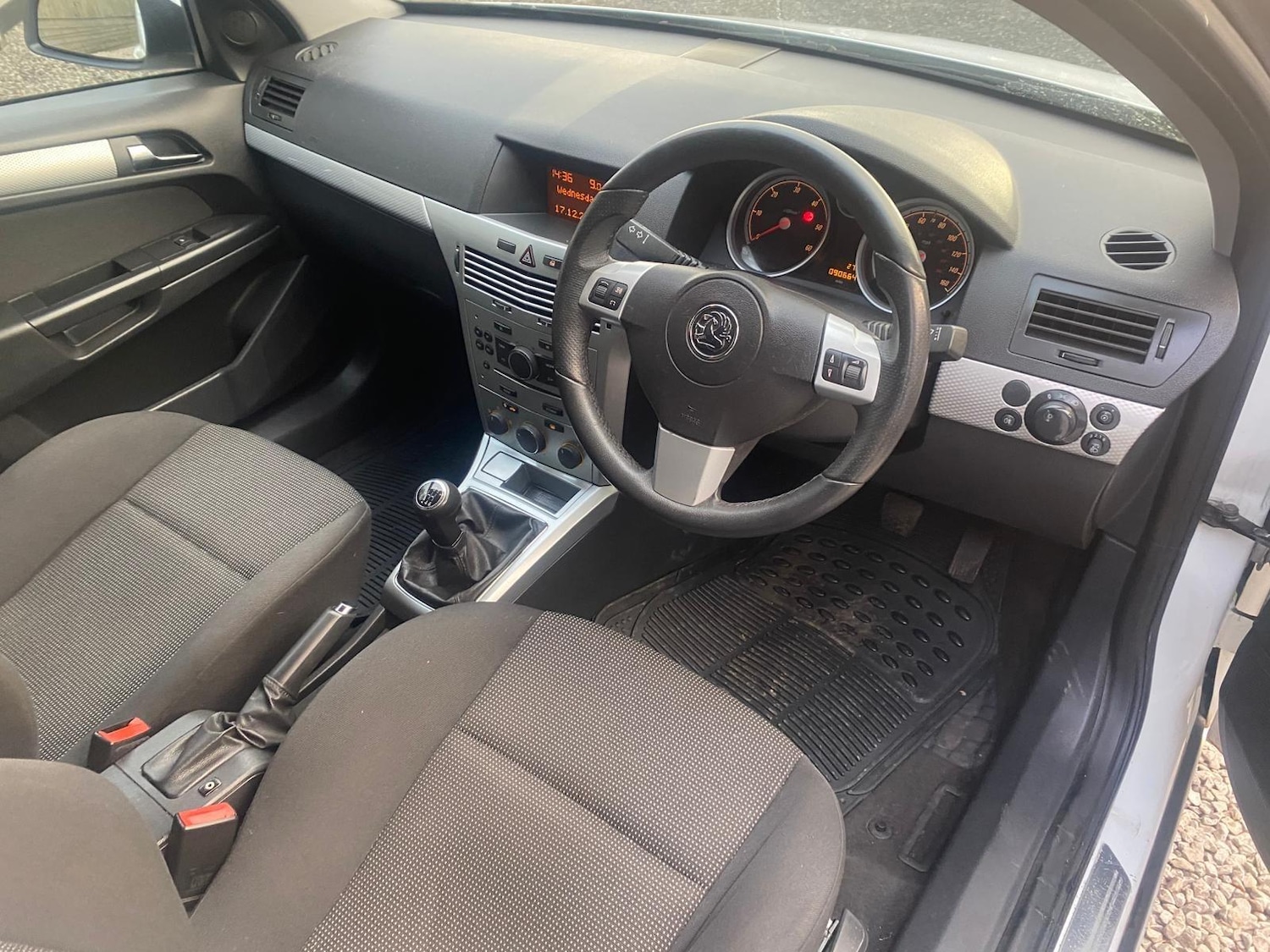 Used Vauxhall Astra Van 2012 for sale - 76976303: Photo 44