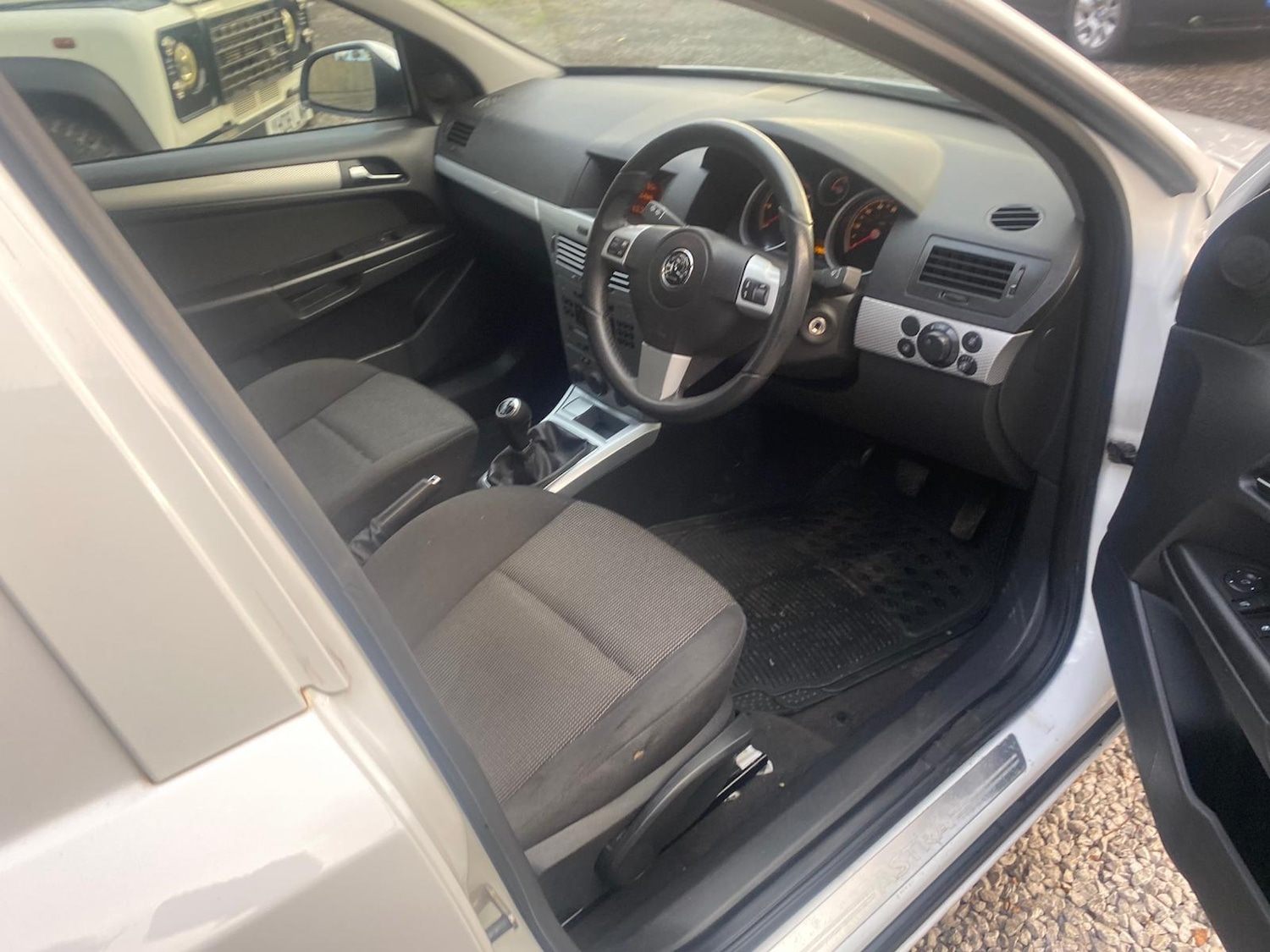 Used Vauxhall Astra Van 2012 for sale - 76976303: Photo 51