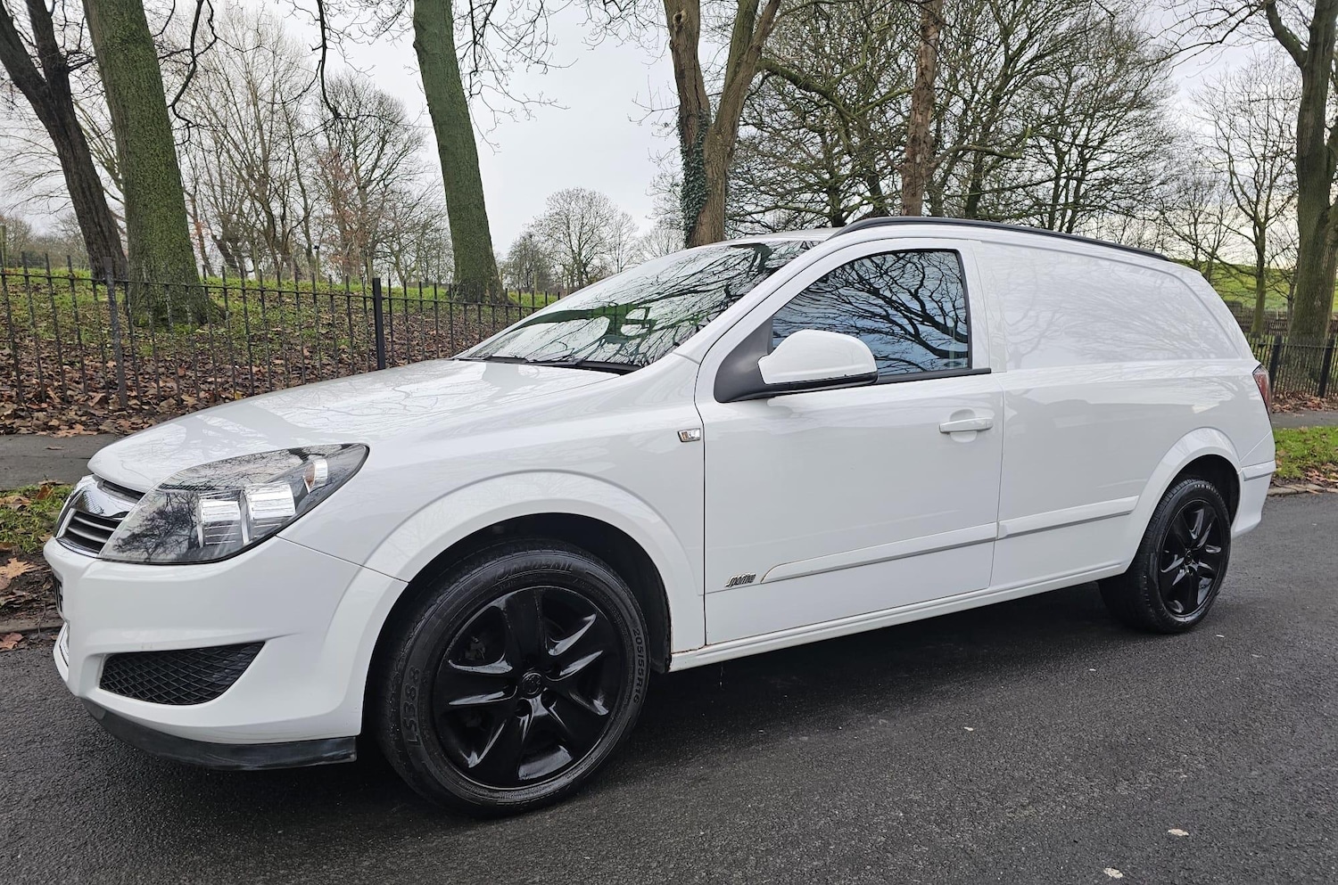 Used Vauxhall Astra Van 2012 for sale - 76976303: Photo 55