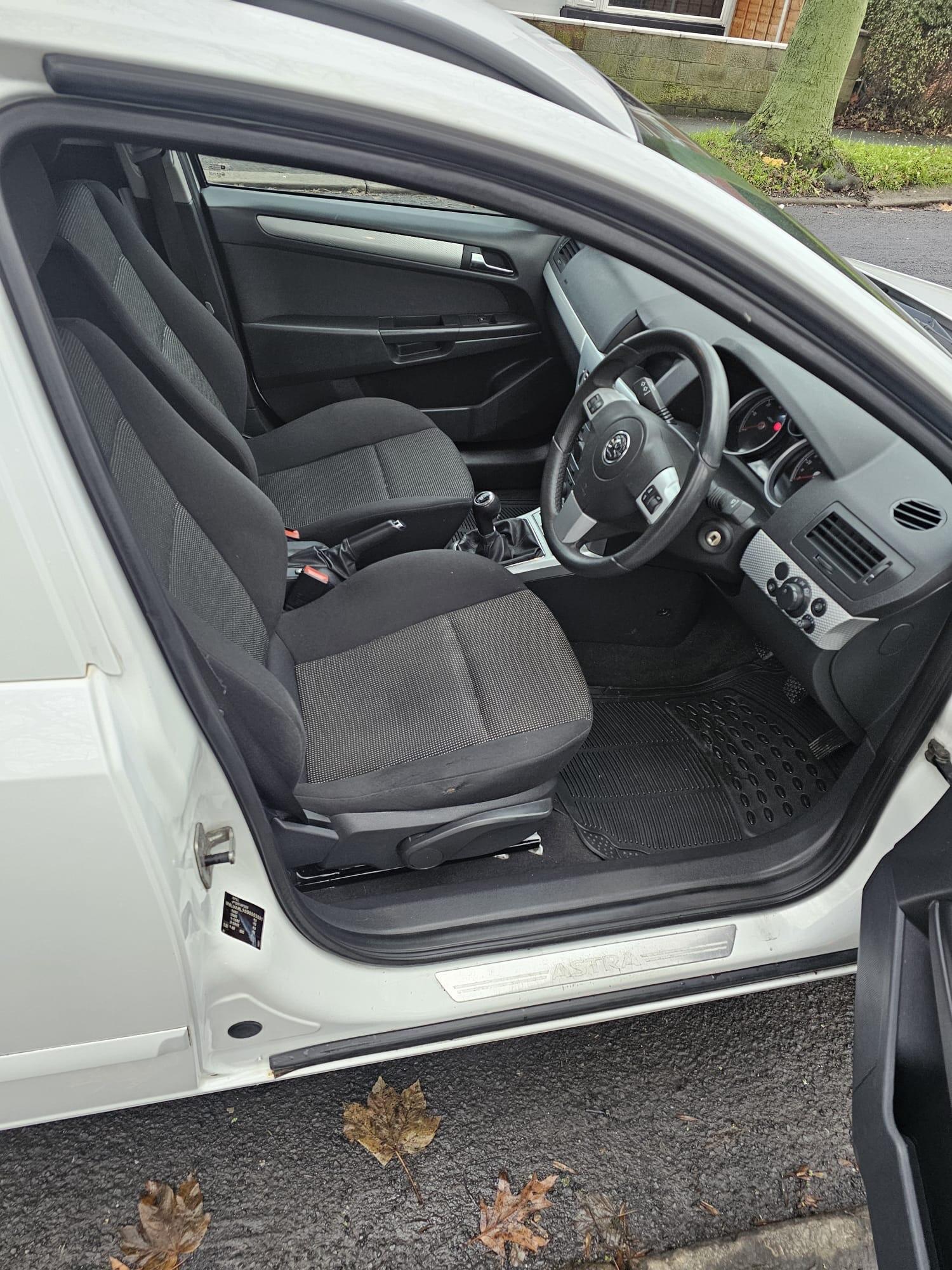 Used Vauxhall Astra Van 2012 for sale - 76976303: Photo 63